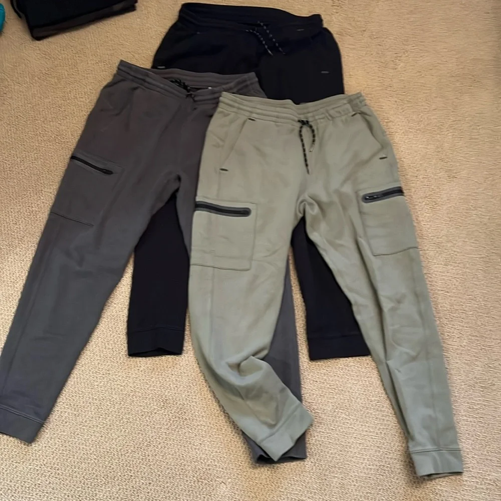 Bundle of 3 joggers size L - Picture 1 of 1